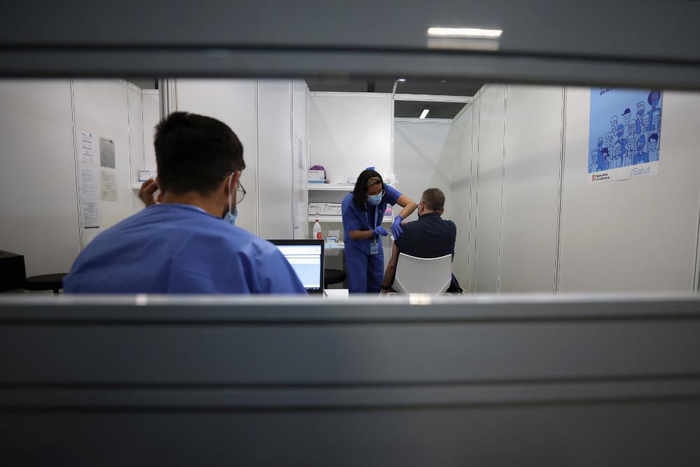 Εμβολιασμός: Κλείστηκαν 60.000 ραντεβού από την ομάδα 30-39