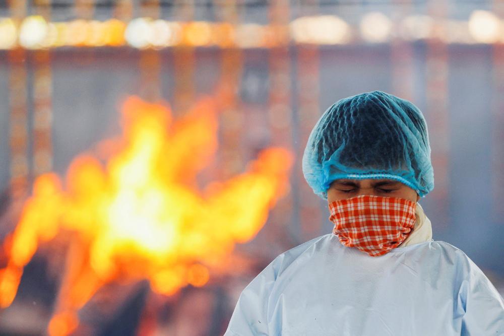 Ινδία: Νέα τραγικά ρεκόρ κορωνοϊού σε 24 ώρες - Σχεδόν 353.000 νέα κρούσματα