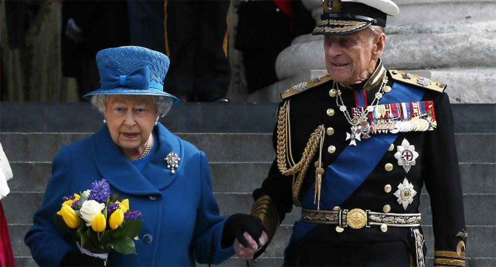 Πρίγκιπας Φίλιππος: Κανονιοβολισμοί και ενός λεπτού σιγή στη μνήμη του