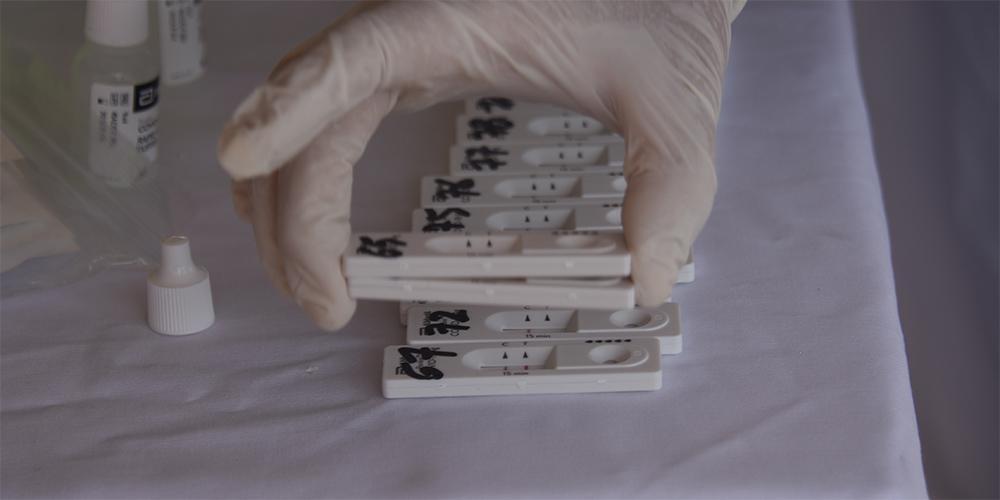 Οι ανεμβολίαστοι υπάλληλοι φαίνεται πως πειθαρχούν στο μέτρο των test