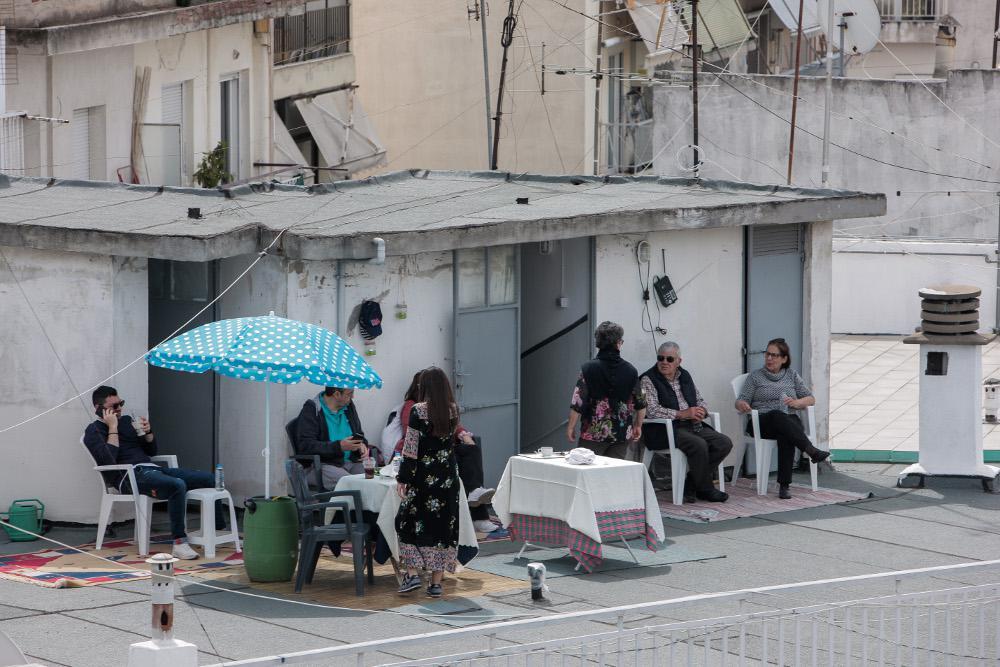 Κυριακή του Πάσχα στην πόλη: Οι σούβλες έχουν πάρει «φωτιά»