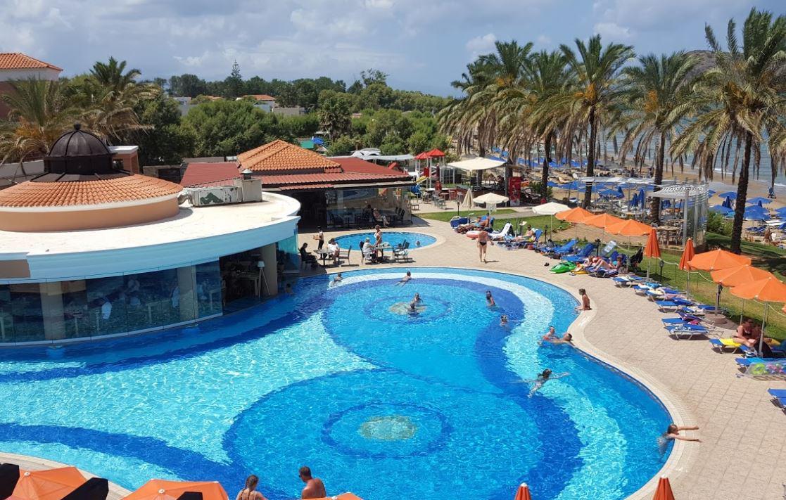 Χανιά: Ξενοδόχος δίνει μπόνους στους υπαλλήλους που θα εμβολιαστούν – Πόσα χρήματα θα πάρουν