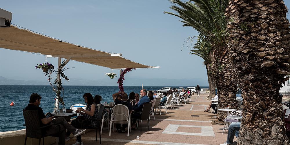 Σήκωσε ρολά η εστίαση μετά από έξι μήνες [εικόνες]