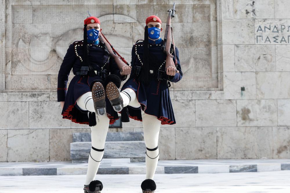 Πρώην στρατιωτικός προσπάθησε να αφαιρέσει όπλο από εύζωνα