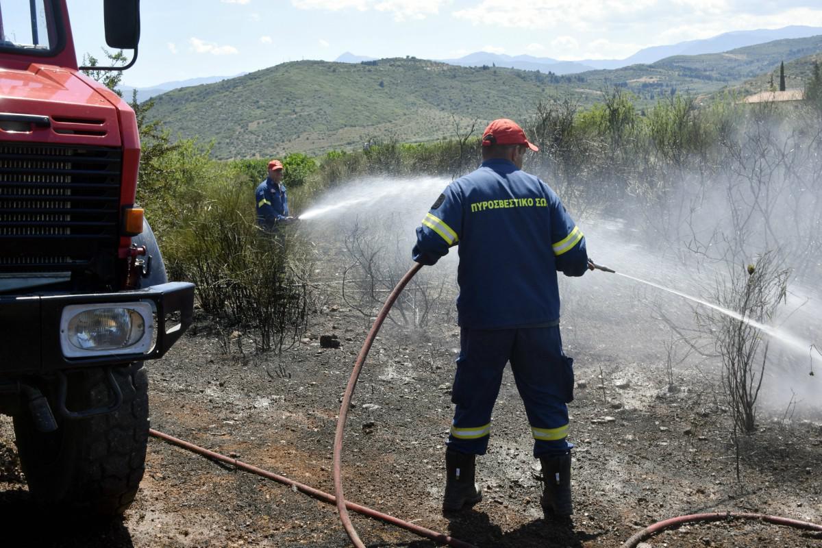 Συναγερμός στην Πυροσβεστική για φωτιά στη Σαλαμίνα