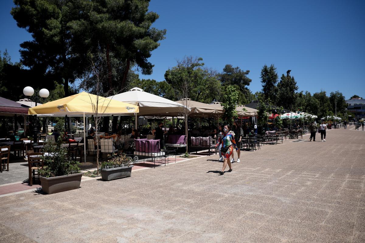 Άρση lockdown: Ξεκίνησε η αντίστροφη μέτρηση - Τι αλλάζει στη ζωή μας από αύριο, τα επόμενα μεγάλα ανοίγματα