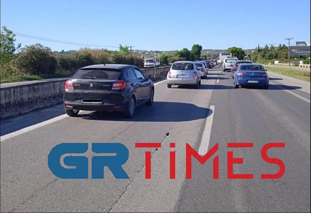 Θεσσαλονίκη: Ουρές χιλιομέτρων – Φεύγουν όλοι για Χαλκιδική