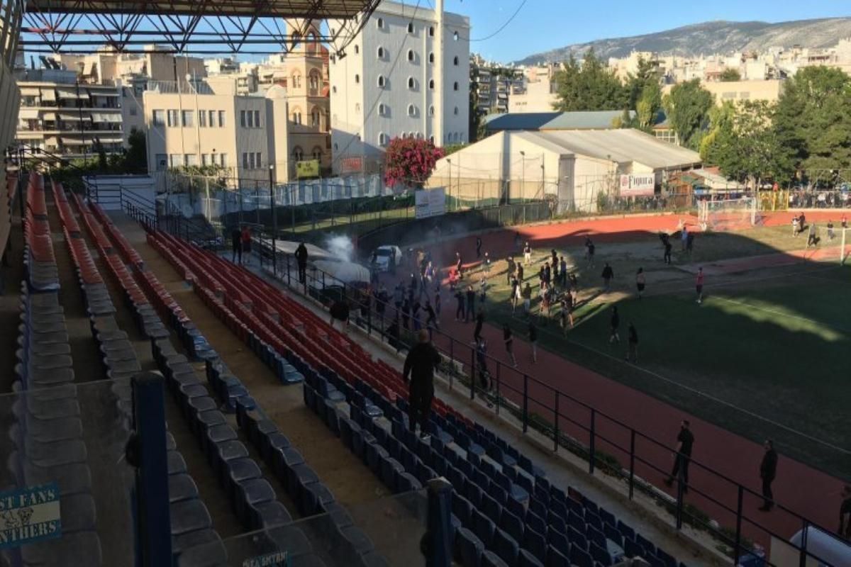 Νέα Σμύρνη: Χούλιγκαν συνελήφθη στα επεισόδια με όπλο [βίντεο]