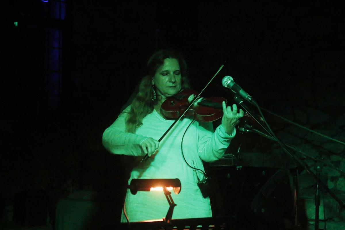 Ευανθία Ρεμπούτσικα: «Τα ιστορικά θέματα με εμπνέουν»