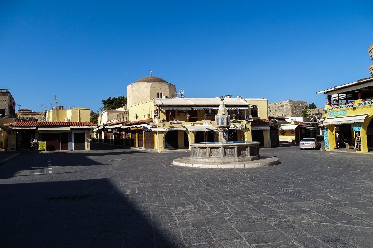 Ρόδος: Θρίλερ με την κατάσταση της 17χρονης τουρίστριας που έπεσε από ταράτσα - Οι τελευταίες πληροφορίες