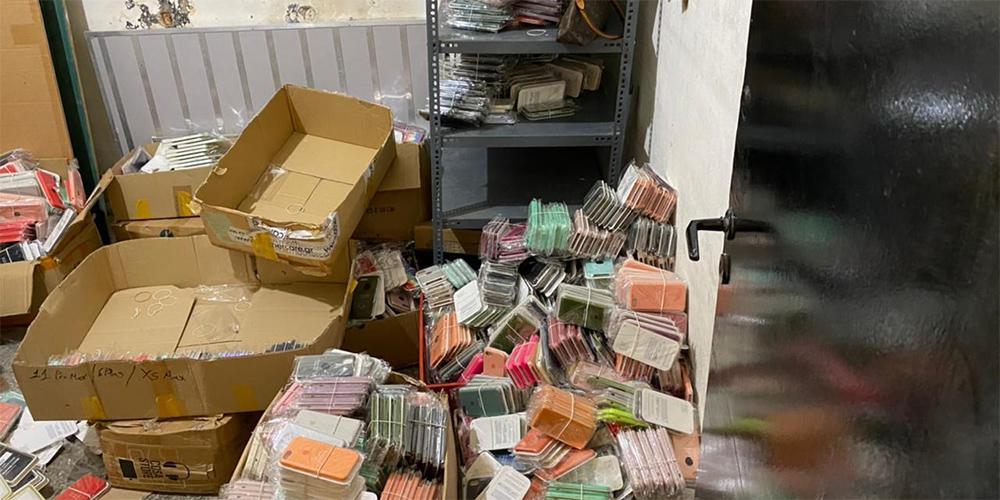 Έφοδος της ΔΙΜΕΑ σε κατάστημα με αξεσουάρ κινητής τηλεφωνίας