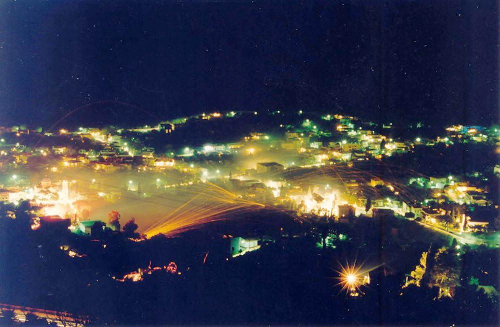 Χίος: Αναβίωσε ο ρουκετοπόλεμος στο Βροντάδο [βίντεο]