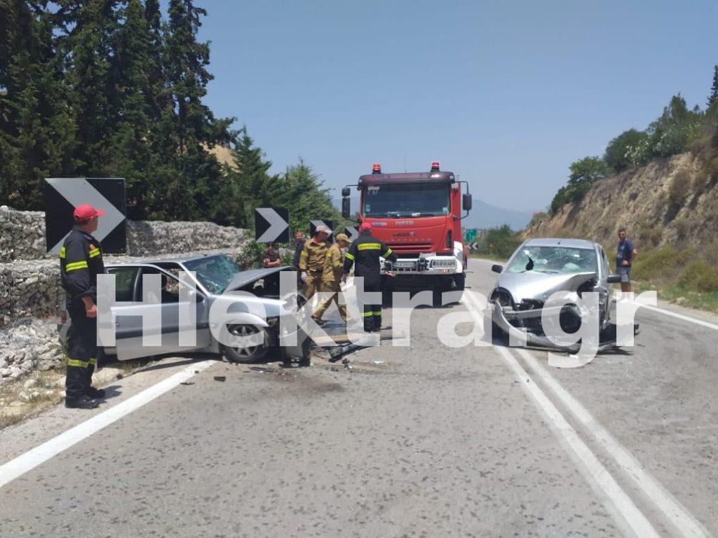 Σοβαρό τροχαίο με μια γυναίκα τραυματία στον Σολομό Κορινθίας [εικόνες]