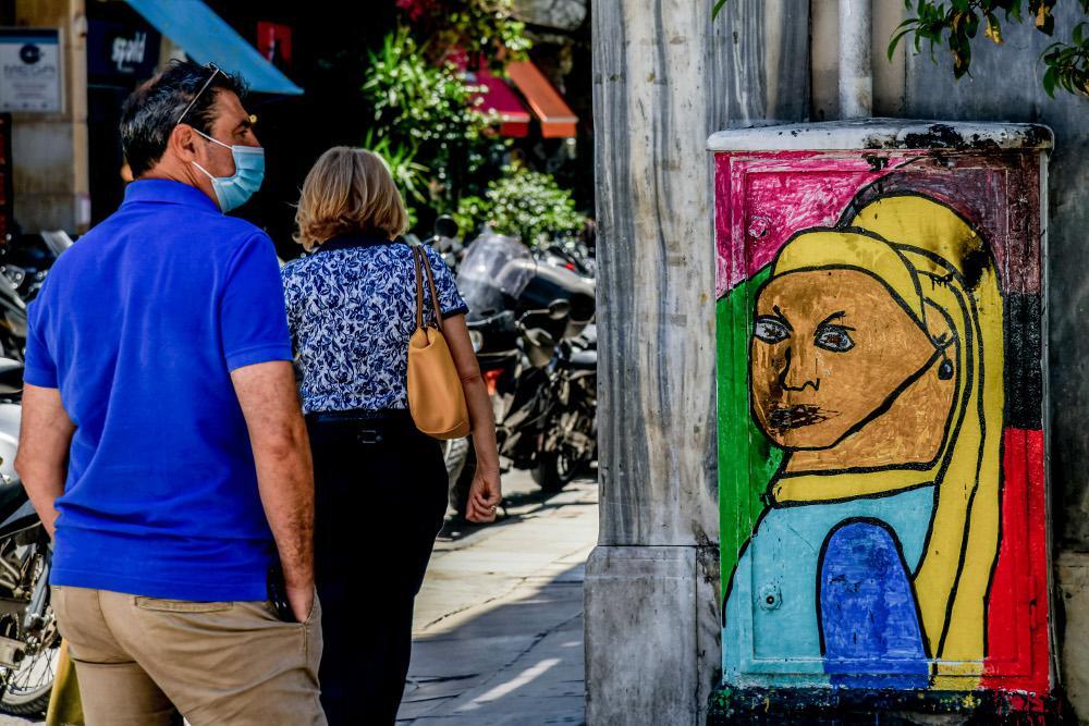 Κορονοϊός: «Ζορίζεται» το τείχος ανοσίας - Γεμίζουν ΜΕΘ και νοσοκομεία