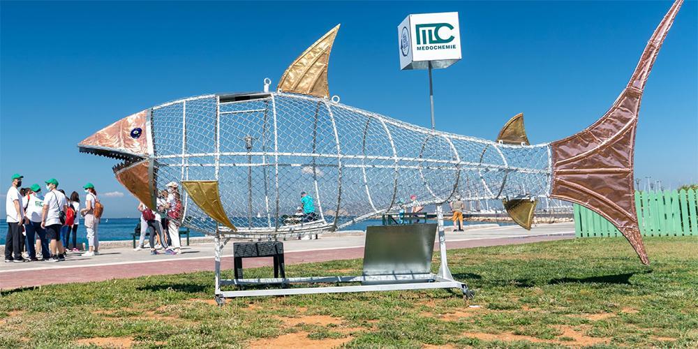 Σάββας: Ο… καρχαρίας που «τρώει» πλαστικά στον Άλιμο!