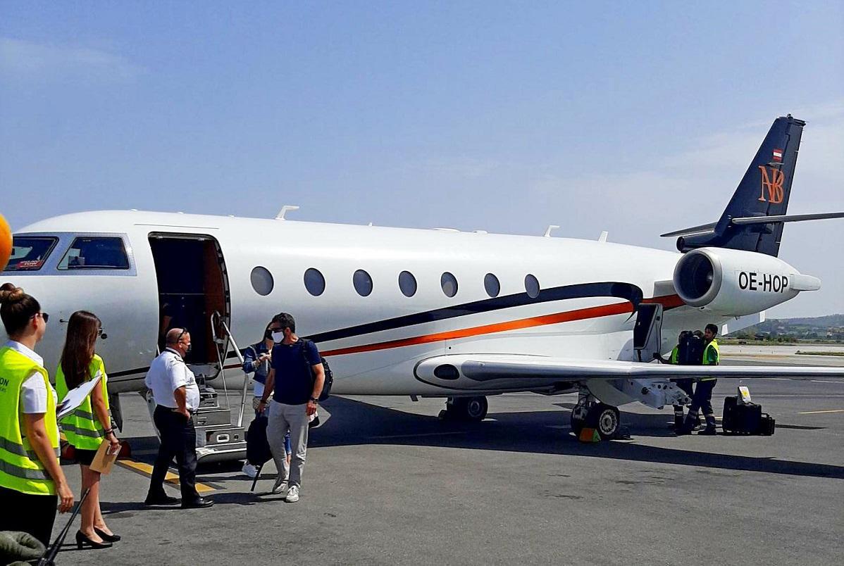 Έφτασε στη Θεσσαλονίκη με ιδιωτικό τζετ ο Αντόνιο Μπαντέρας