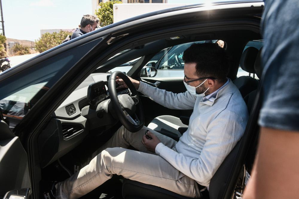 Η αυτοκινητοβιομηχανία θα διαθέτει αυτοκίνητά της αλλά και ποδήλατα και σκούτερ με μηδενικό κέρδος σε κατοίκους και φορείς του νησιού,