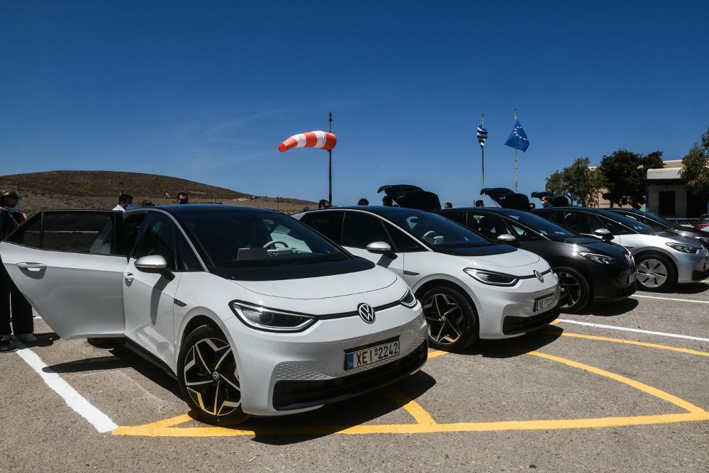 Το νησί επιλέχθηκε από την γερμανική εταιρεία μετά από εξέταση πολλών υποψήφιων τοποθεσιών.