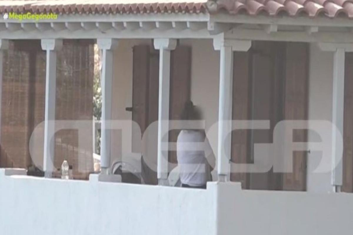 Γλυκά Νερά: Στην αγκαλιά της γιαγιάς της στην Αλόννησο η μικρή Λυδία – Οι πρώτες εικόνες από το μπαλκόνι του σπιτιού [βίντεο]