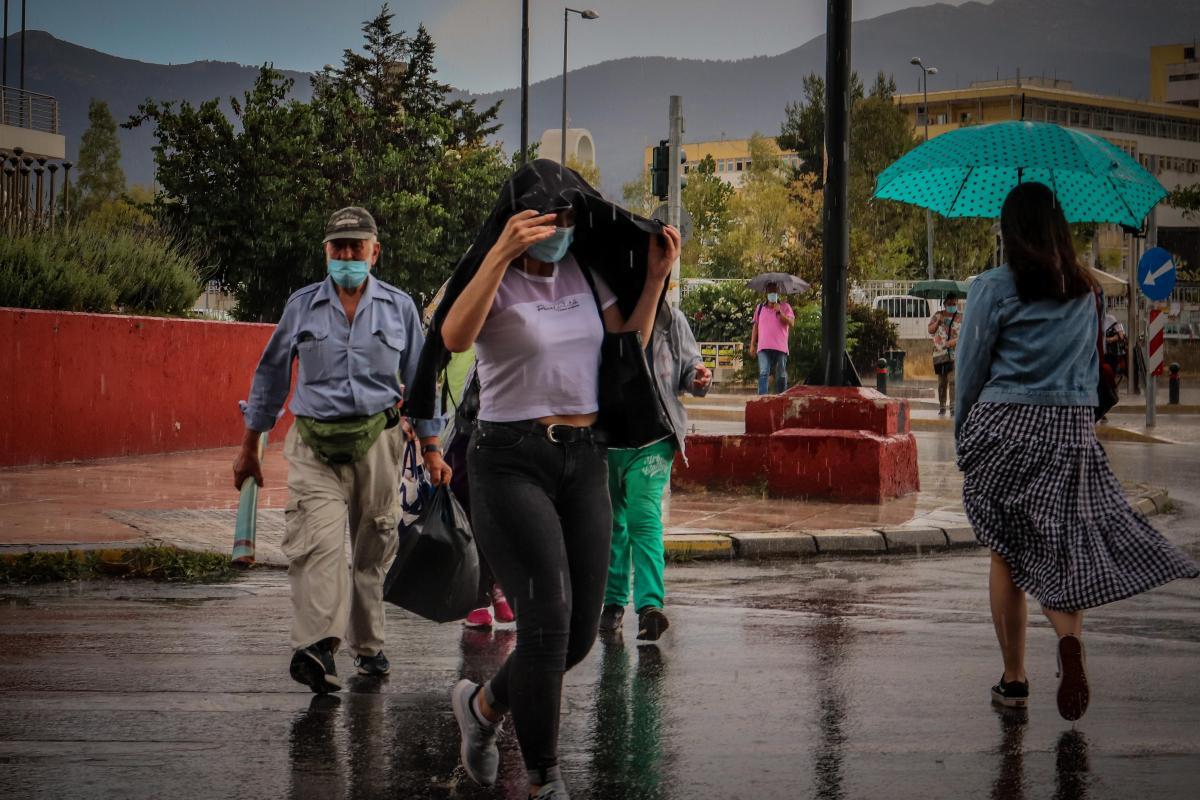 Καιρός: Επιτέλους βελτίωση – Μόνο τοπικές βροχές την Κυριακή, τελευταίες πληροφορίες του meteo