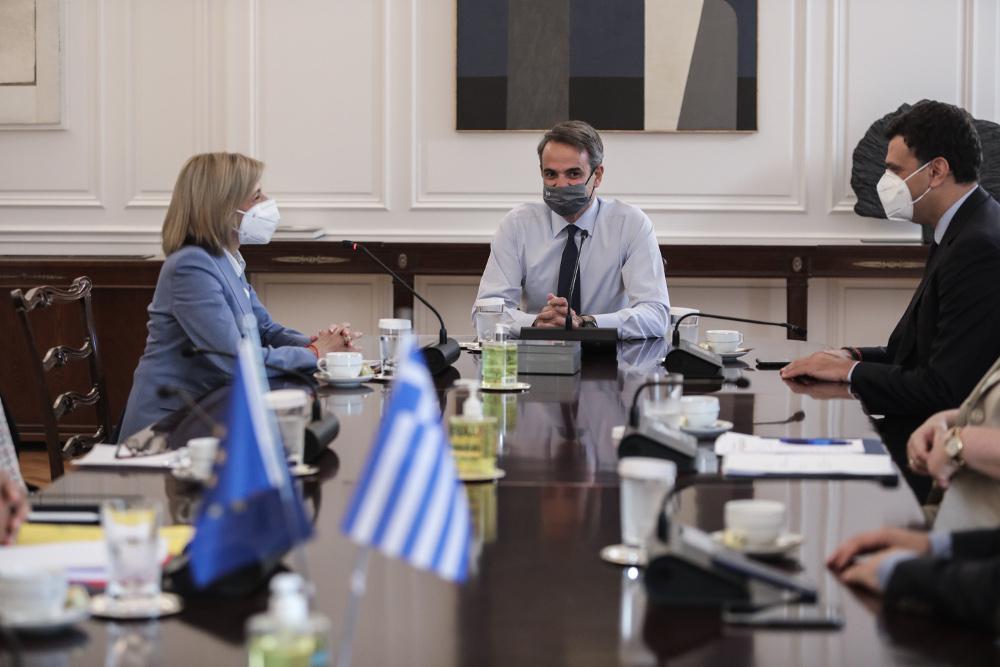 Εμβόλια - Μητσοτάκης: Αρκετά πιθανό να χρειαστεί μία επιπλέον ενισχυτική δόση