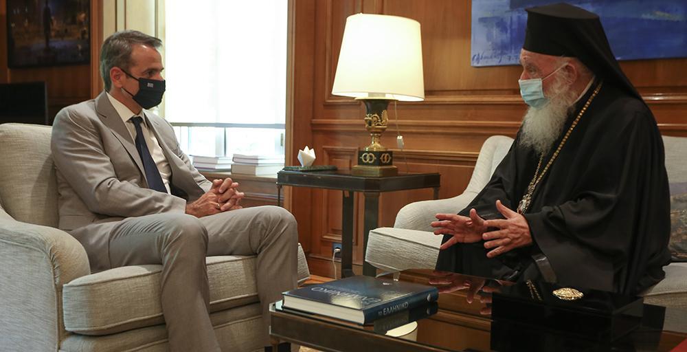 Μητσοτάκης σε Ιερώνυμο: Η Εκκλησία να βοηθήσει για να εμβολιαστούν και οι καχύποπτοι