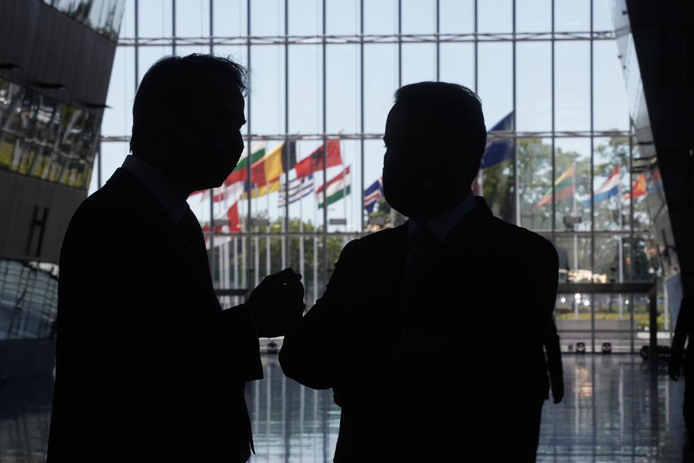 Σύνοδος ΝΑΤΟ: Πώς προστατεύονται τα ελληνικά συμφέροντα απέναντι στις τουρκικές προκλήσεις