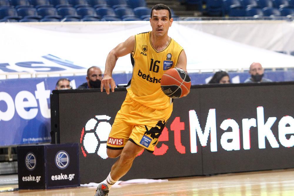 Ο Νίκος Ζήσης ανακοίνωσε το τέλος της καριέρας του