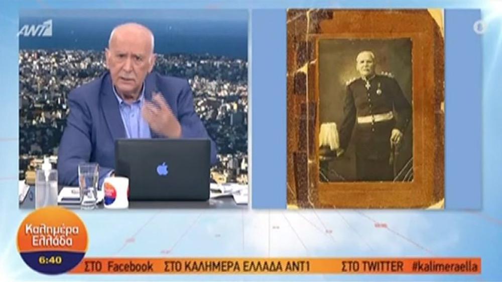 Γιώργος Παπαδάκης: Ο άγνωστος Λοχαγός σωσίας του παρουσιαστή