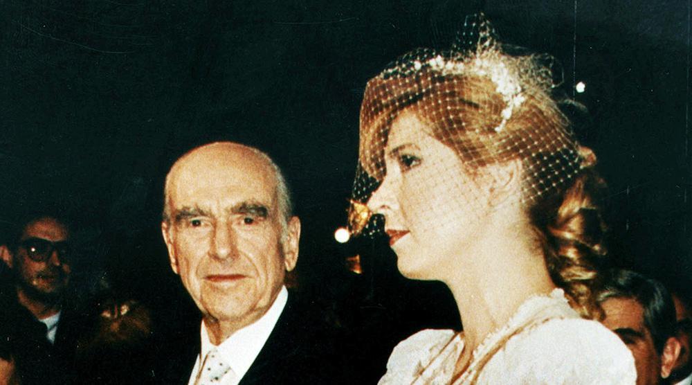 Στο «σφυρί» μπομπονιέρα από τον γάμο Παπανδρέου-Λιάνη