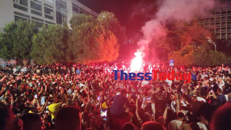 Κορονοπάρτι ΑΠΘ: «Κινδυνεύει να χάσει το πόδι του» - Τι λέει η μητέρα