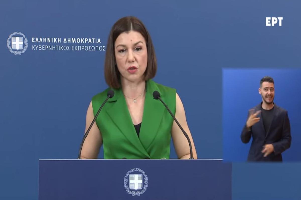 LIVE: Μέσα στην εβδομάδα οι αποφάσεις για τις μάσκες - Η ενημέρωση από την Αριστοτελία Πελώνη