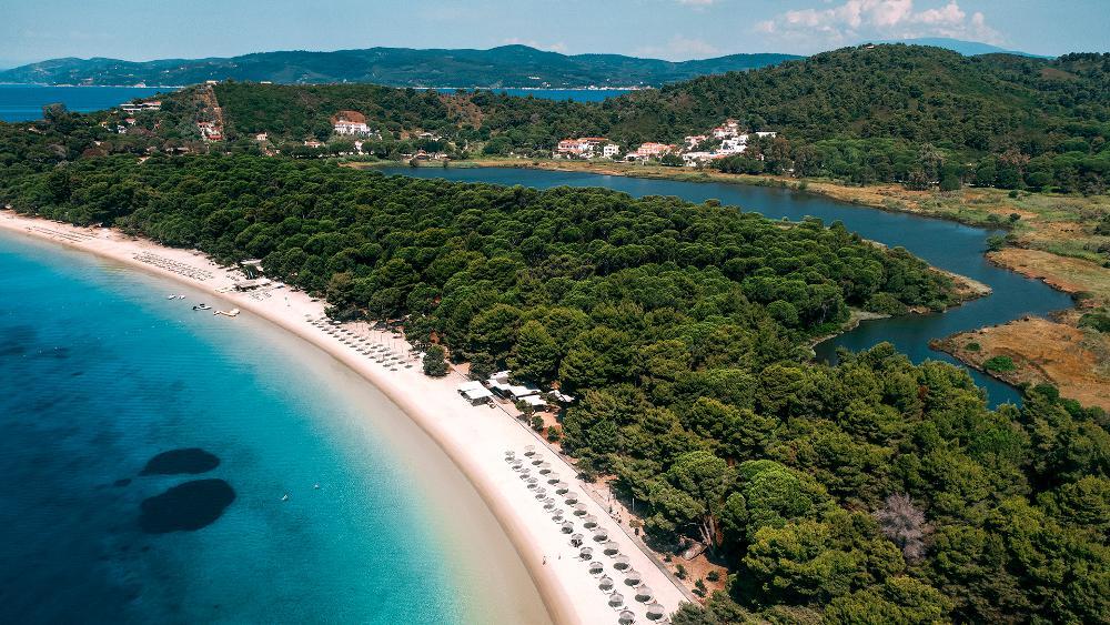 Στη Σκιάθο ο σεΐχης του Κατάρ Tζασίμ Αλ Θάνι με την «Al Mirqab»