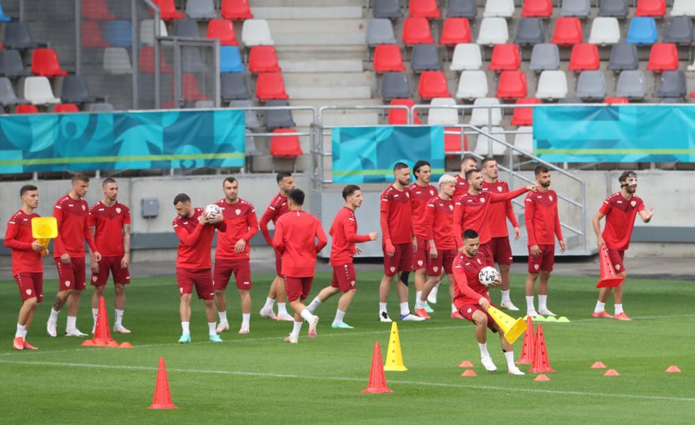 Euro 2020: «Απασφάλισε» ο Δένδιας - «Η Ελλάδα δεν το δέχεται η Βόρεια Μακεδονία να αγωνιστεί με αυτές τις φανέλες»