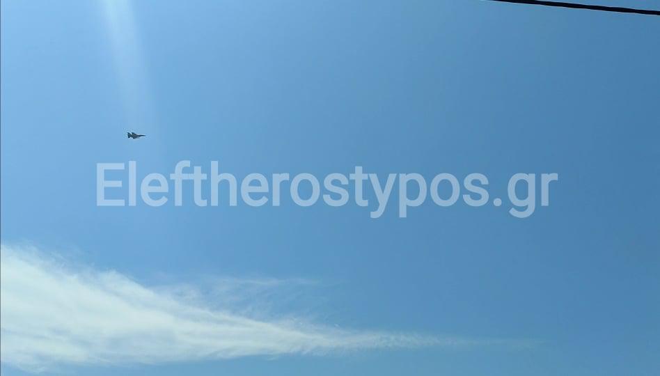 Χαμηλές πτήσεις μαχητικών πάνω από την Αθήνα [βίντεο]