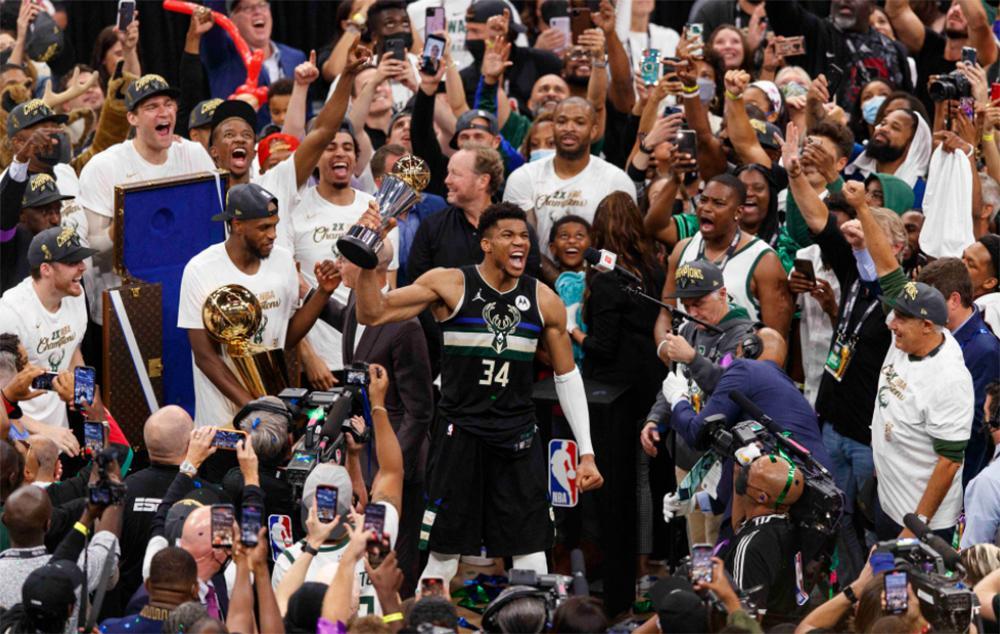 Γιάννης Αντετοκούνμπο: Το ήξερε από πιτσιρικάς ότι θα γίνει πρωταθλητής στο NBA – Δείτε το αφιέρωμα στον MVP