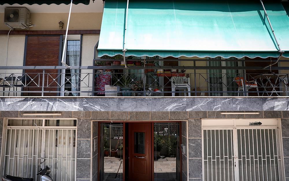 Γυναικοκτονία στη Δάφνη: Στους γονείς της 31χρονης η προσωρινή επιμέλεια του παιδιού