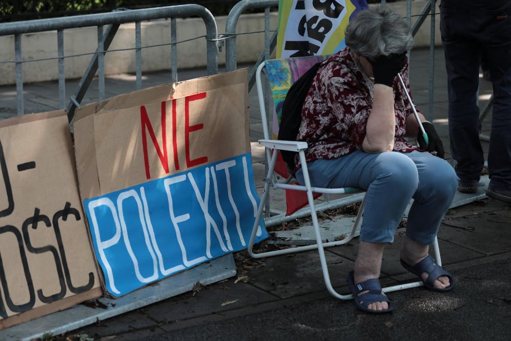 Το νερό του Polexit μπήκε στο αυλάκι