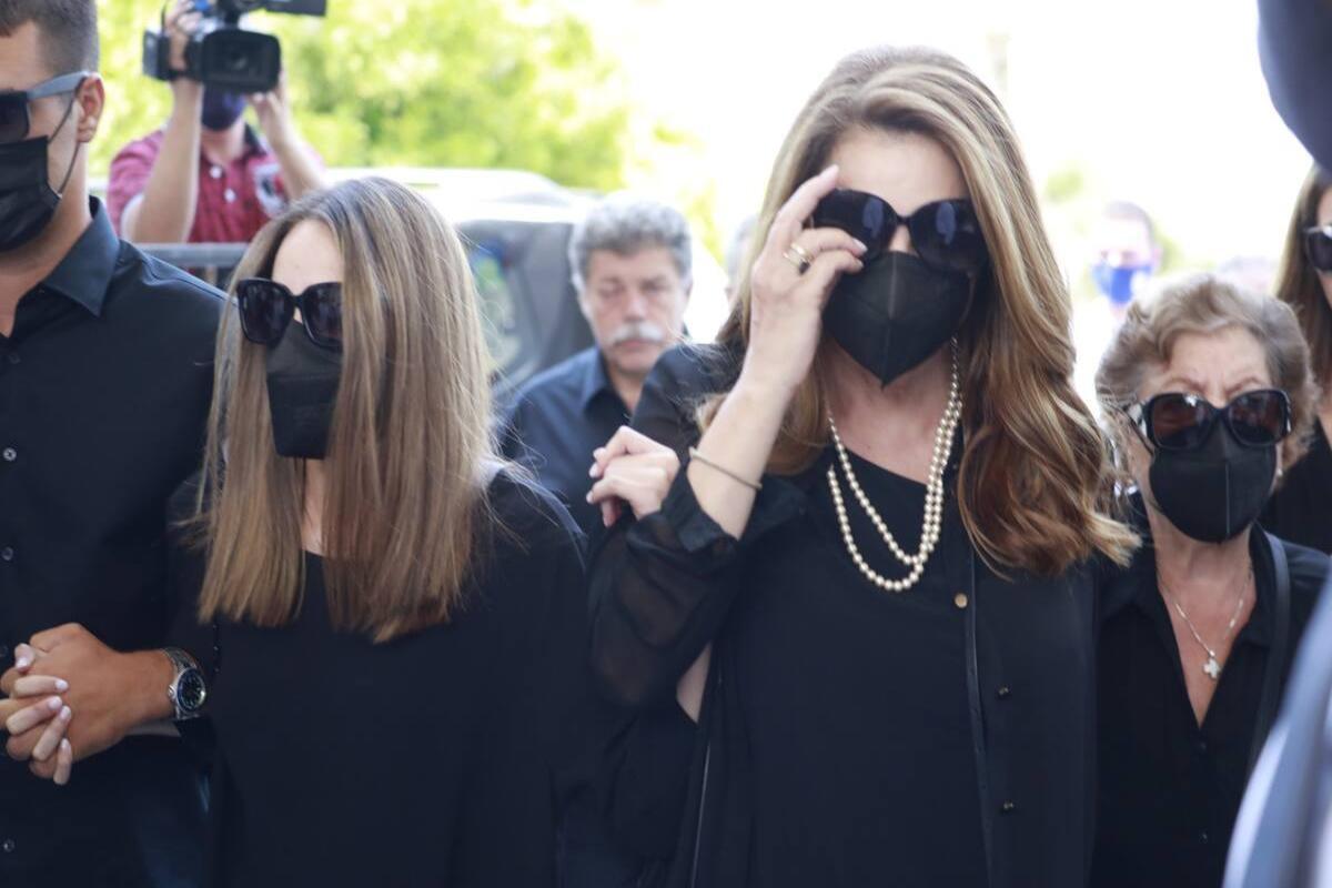 Τόλης Βοσκόπουλος: Δύσκολες ώρες για την Άντζελα Γκερέκου - Υποβασταζόμενη η Μαρία Βοσκοπούλου