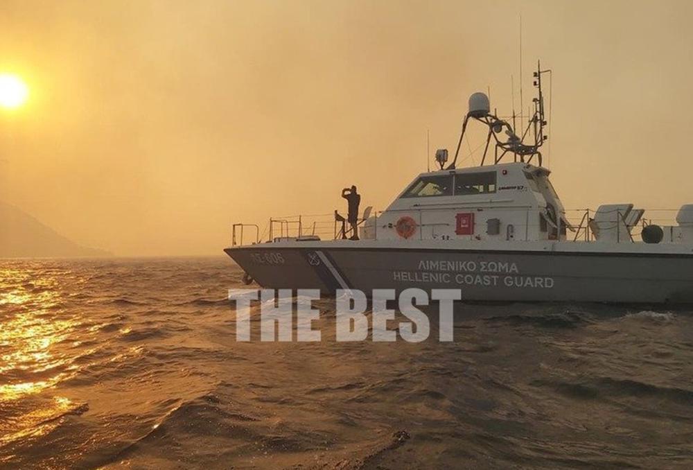 Φωτιά στην Αχαΐα: Το Λιμενικό απεγκλώβισε 110 άτομα από παραλίες