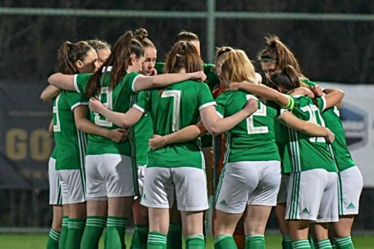 Παναθηναϊκός: Επιστροφή σε ένα «ξεχασμένο» άθλημα από τον σύλλογο για το Τριφύλλι. Οι άνθρωποι του Παναθηναϊκού βάζουν πλώρη για τη στελέχωση του γυναικείου τμήματος της ποδοσφαιρικής ομάδας. Η αρχή έγινε την περασμένη Δευτέρα (5/7/2021). Πολλές ήταν οι παίκτριες που έσπευσαν να δηλώσουν συμμετοχή στα δοκιμαστικά προκειμένου να φορέσουν την ιστορική φανέλα του συλλόγου. Τα δοκιμαστικά συνεχίζονται σήμερα Τετάρτη (7/7/2021 - 20.45 -21.45) καθώς και την Πέμπτη (8/7/2021 - 19.30 -20.30). Η γυναικεία ομάδα ποδοσφαίρου στελεχώνεται εν όψει της νέας σεζόν και παράλληλα με τα δοκιμαστικά για τις μικρές ηλικίες θα γίνουν και κάποιες δοκιμές για το γυναικείο τμήμα. Υπενθυμίζεται ότι τα δοκιμαστικά θα πραγματοποιηθούν στο γήπεδο ποδοσφαίρου της Ακαδημίας Πλάτωνος στις 5,7 και 8 Ιουλίου. Οι αθλήτριες θα πρέπει να έχουν μαζί τους μια λευκή εμφάνιση (φανέλα - σορτς ) και επικαλαμίδες. Η δήλωση συμμετοχής γίνεται στο email: kirizakis61@hotmail.com , όπου θα πρέπει να αναφερθεί και η ηλικία και η θέση που παίζει η αθλήτρια. Απαραίτητη προϋπόθεση για τη συμμετοχή είναι η προσκόμιση ημερήσιου αποτελέσματος αρνητικού Self Test, το οποίο θα πρέπει να έχουν μαζί τους οι συμμετέχουσες την ημέρα διεξαγωγής των Tryouts.