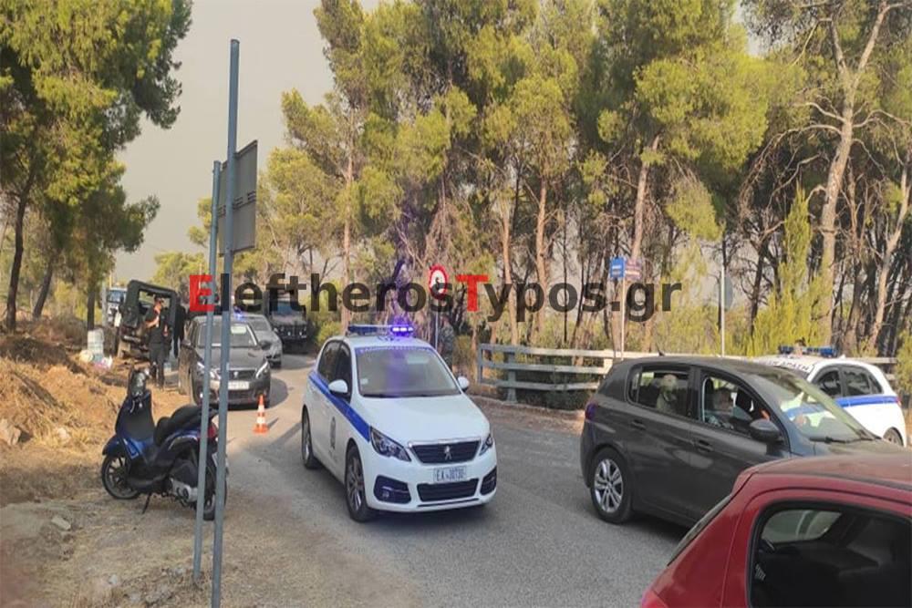 Πύρινος όλεθρος στην Αττική: Μεγάλη αναζωπύρωση στην Βαρυμπόμπη – Εκκενώνονται Θρακομακεδόνες και Αχαρνές