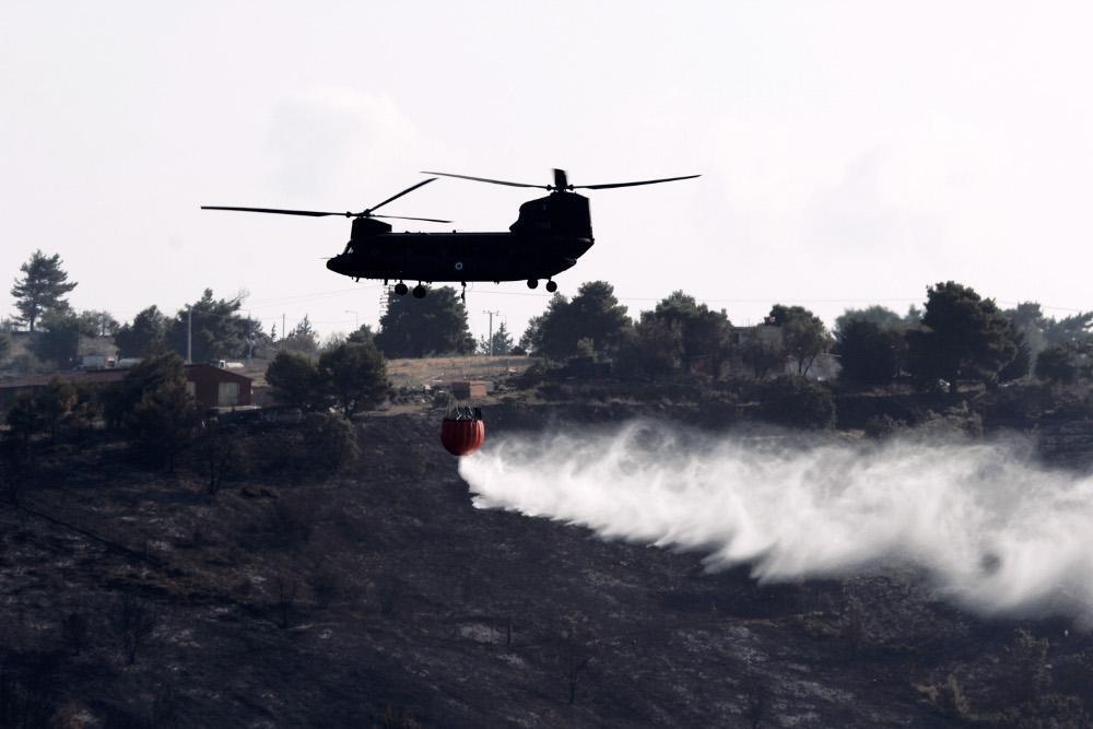 Φωτιά -Ένοπλες Δυνάμεις: Αυξάνεται η εμπλοκή τους με συνεχείς περιπολίες και επιτήρηση από αέρος