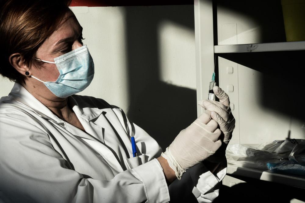 Θεμιστοκλέους: 3η δόση και για όσους έκαναν το εμβόλιο νωρίς - Ξεκινούν οι εμβολιασμοί από ιδιώτες γιατρούς Κορονοϊός εμβόλια τρίτη δόση