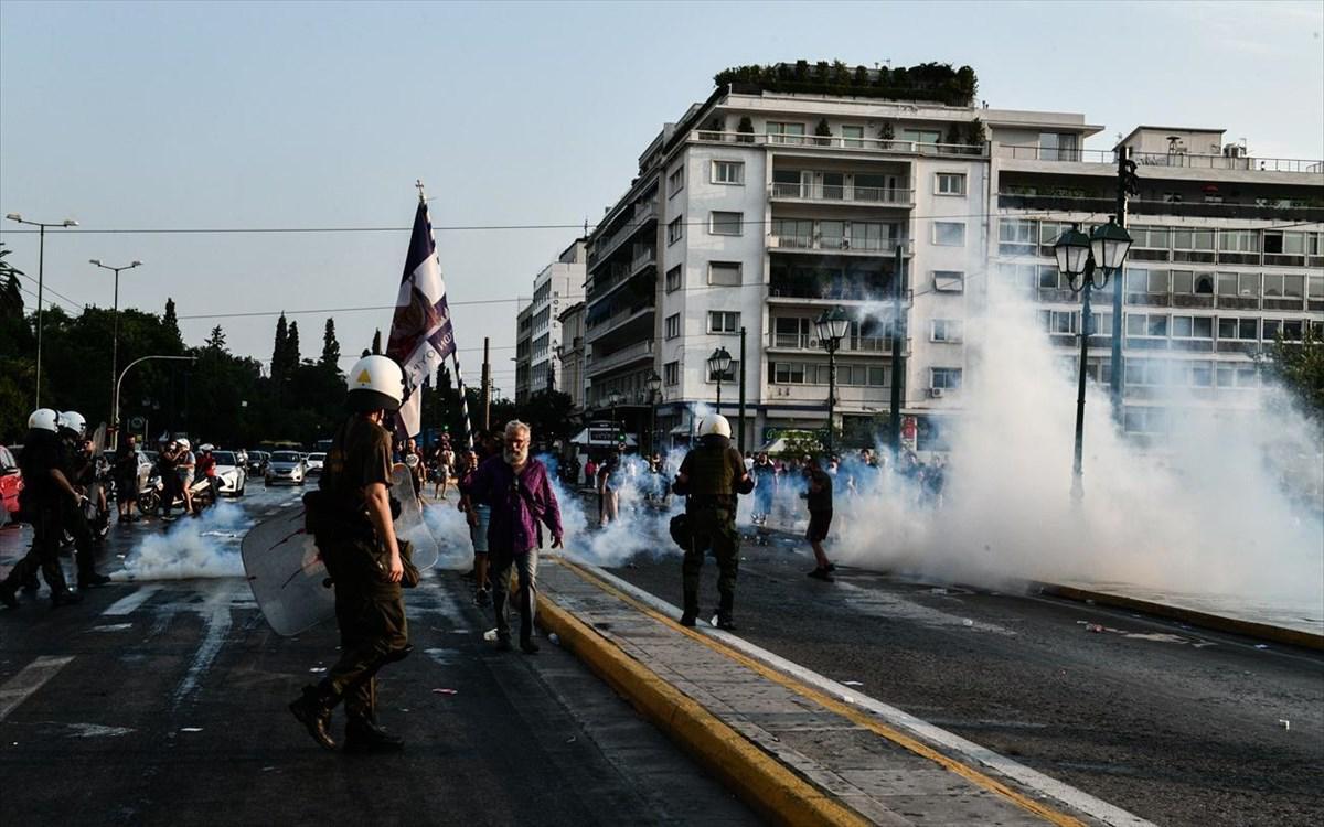 Οι αρνητές, οι ιδεοληψίες και η κανονικότητα