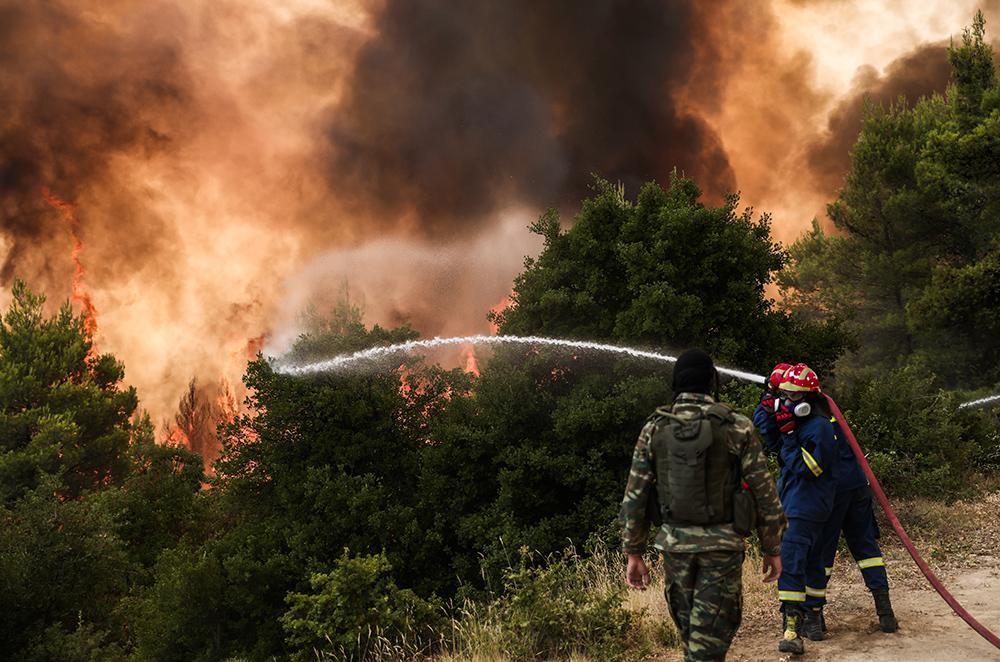 Φωτιά στην Αττική: Εισαγγελική έρευνα για την δικηγόρο