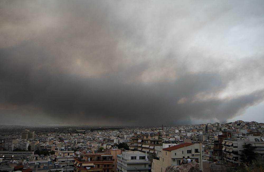 Φωτιά στη Βαρυμπόμπη: Συναγερμός από το Εθνικό Αστεροσκοπείο