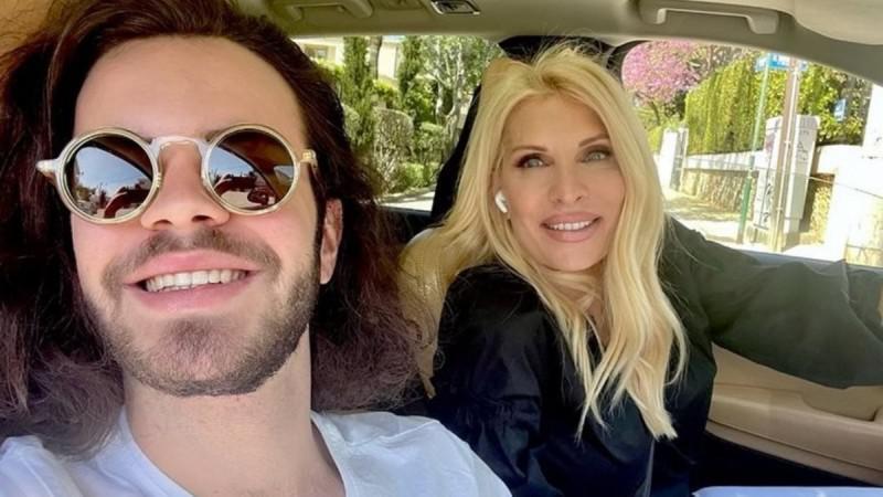 Ελένη Μενεγάκη: Τι της ανακοίνωσε ο γιος της Άγγελος και η αντίδρασή της