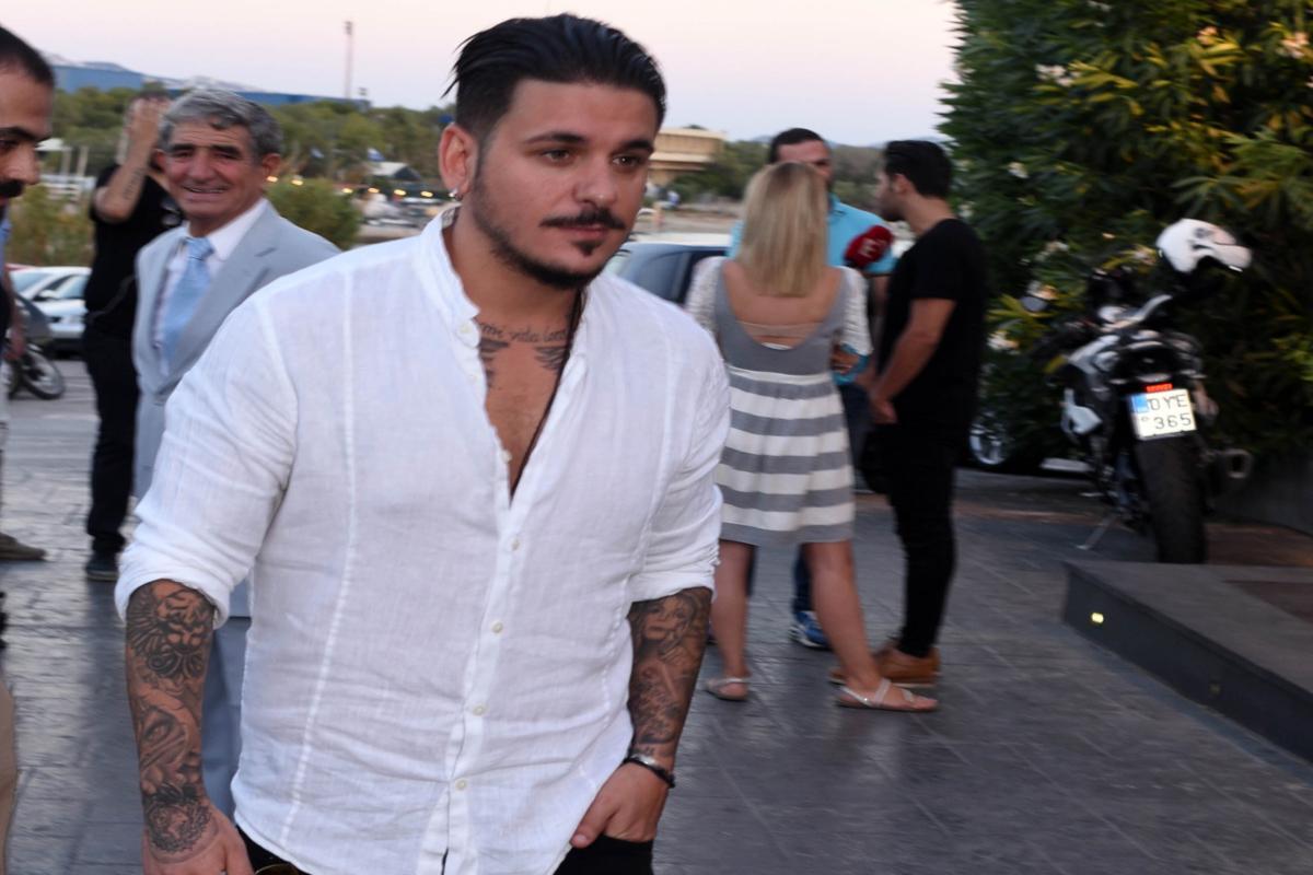 Φωτιά στη Βαρυμπόμπη: Ώρες αγωνίας για τον Stan – «Εύχομαι να μην καεί το σπίτι μου»