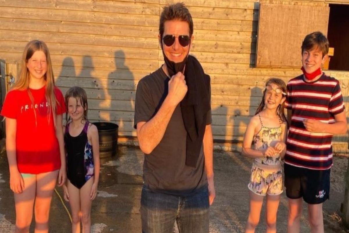 Τομ Κρουζ: Έκανε έκπληξη από τον… αέρα – Προσγειώθηκε με ελικόπτερο στον κήπο οικογένειας